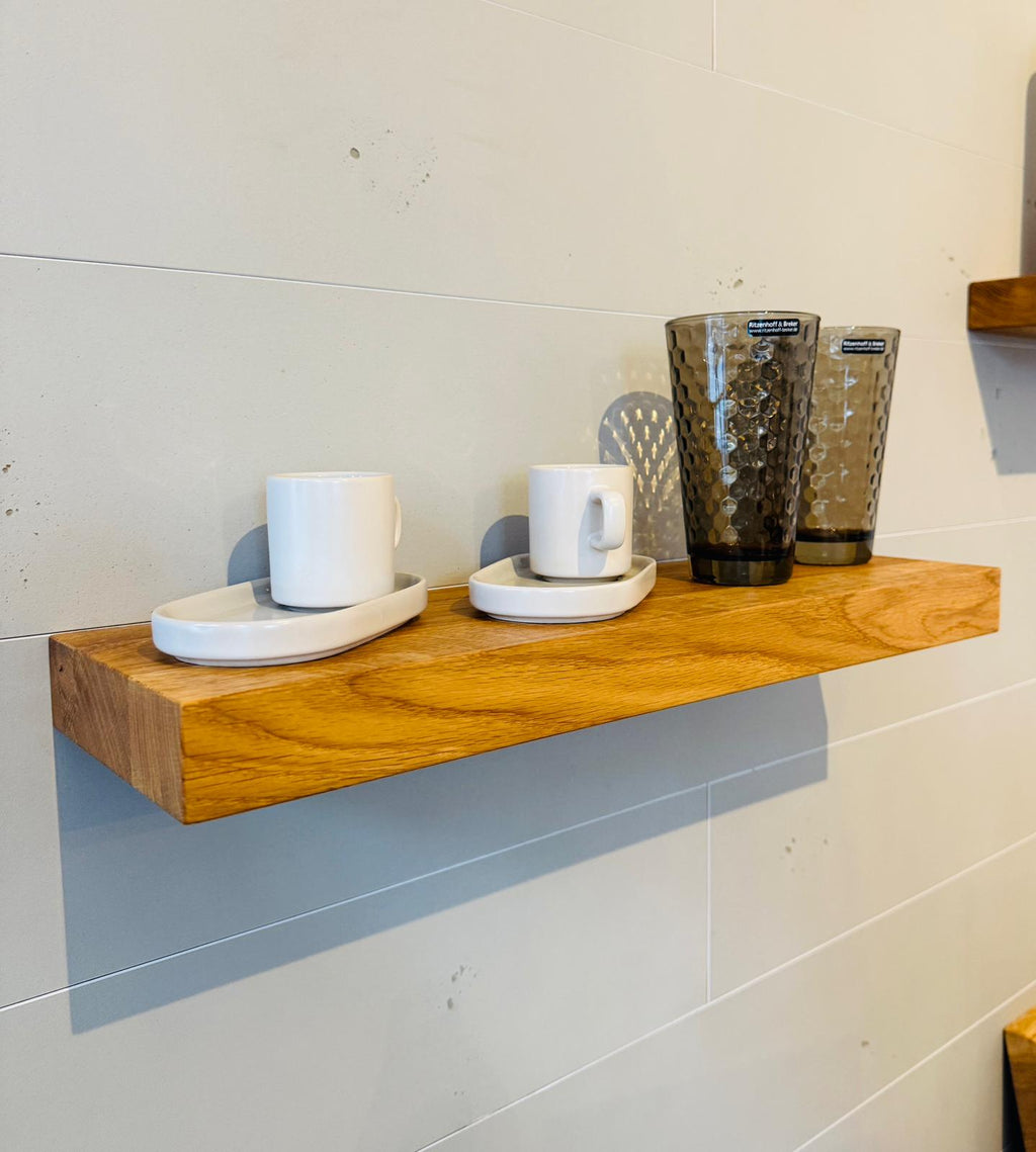 Schwebende Wandregale aus massiver Eiche - Unsichtbare Befestigung, einfache Montage