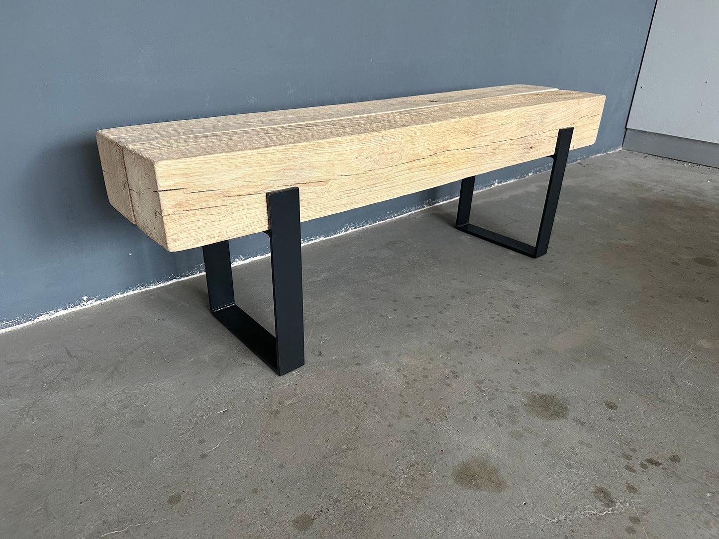 TV Lowboard Bank Sideboard Konsolentisch Couchtisch Eiche Eichenbalken Stahl Industriell Loft Echtholz