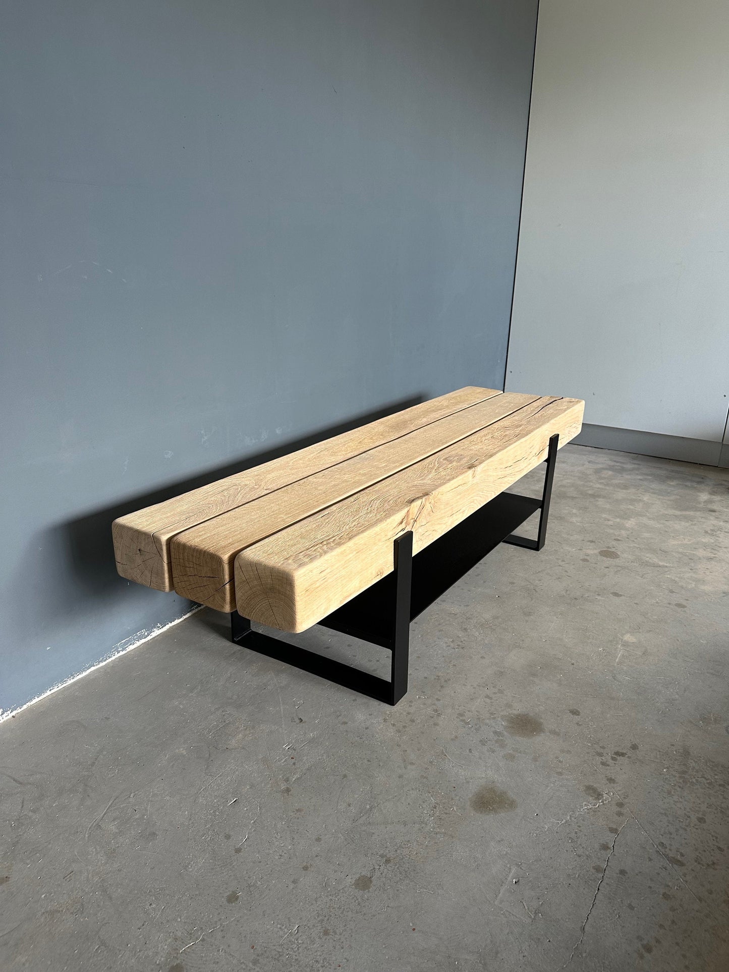 TV Lowboard Bank Sideboard Konsolentisch Couchtisch Eiche Eichenbalken Stahl Industriell Loft Echtholz