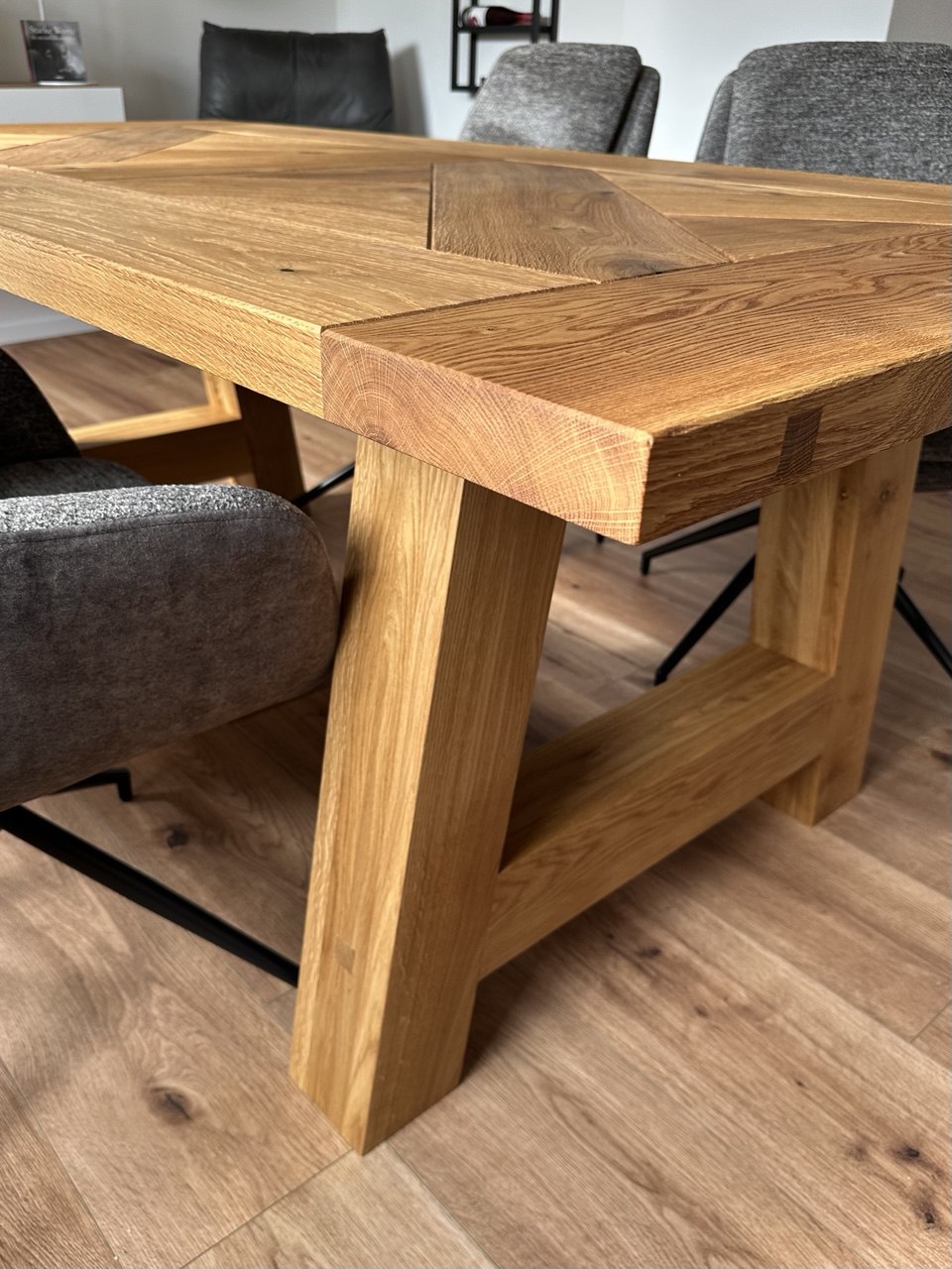 Massiver Landhaus Esstisch aus Eiche- handgefertigt, gebürstete Oberfläche