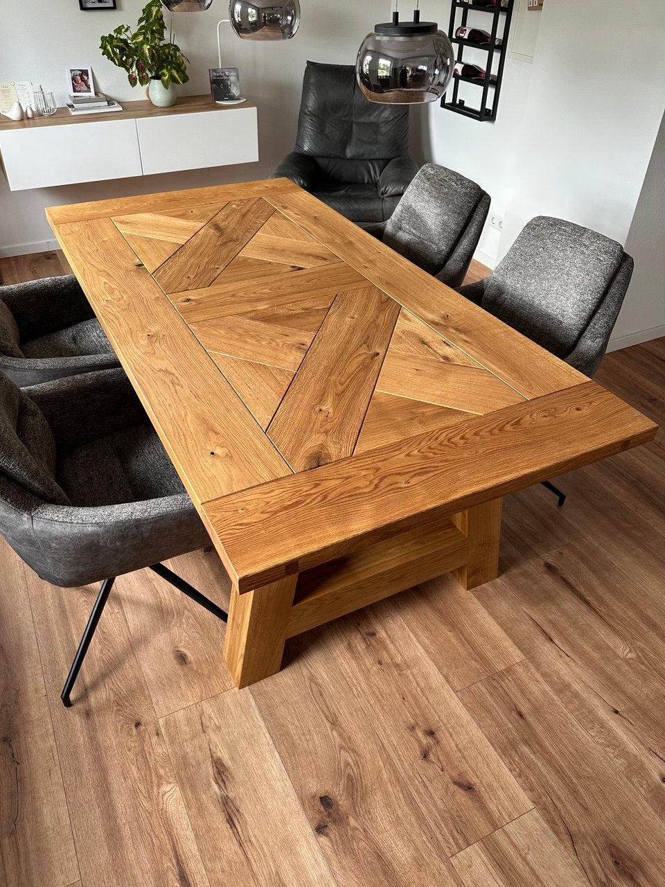 Massiver Landhaus Esstisch aus Eiche- handgefertigt, gebürstete Oberfläche