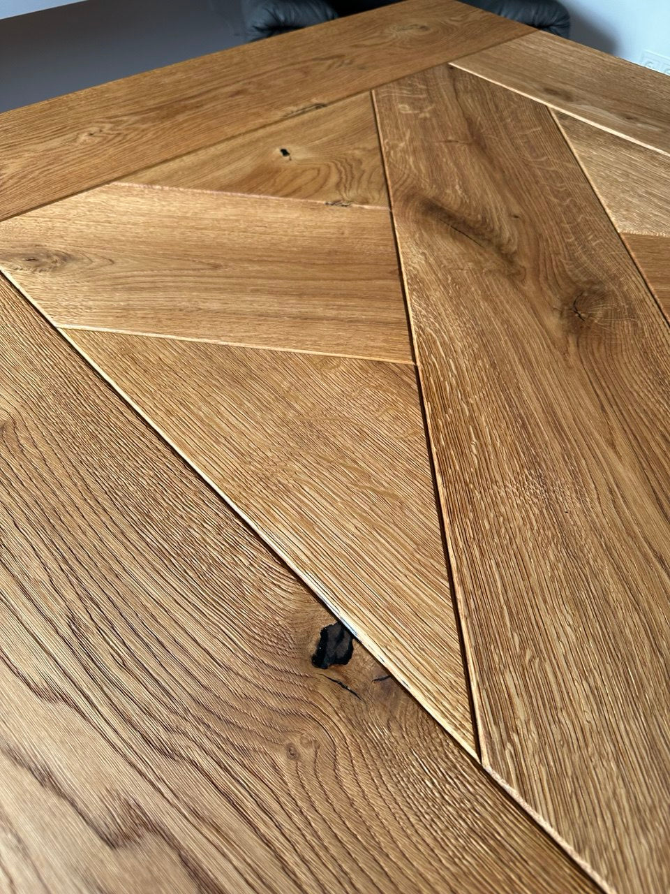 Massiver Landhaus Esstisch aus Eiche- handgefertigt, gebürstete Oberfläche